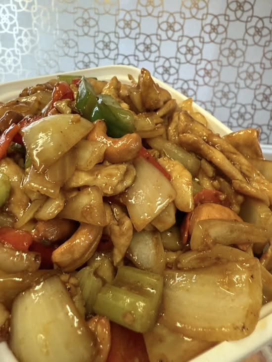 W03. Cashew Nuts Chicken 腰果鷄丁
